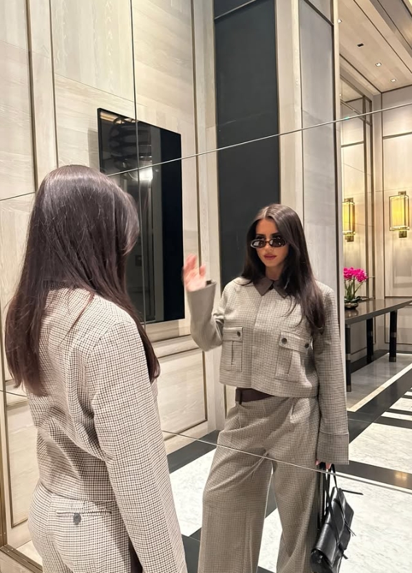 多多28app-女方是姆巴佩前任👀太阳报:乌加特与新女友购物&首度公开露面