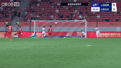 加布里埃尔失点!刘若钒造点 加布里埃尔点球踢飞,海港仍0-0玉昆