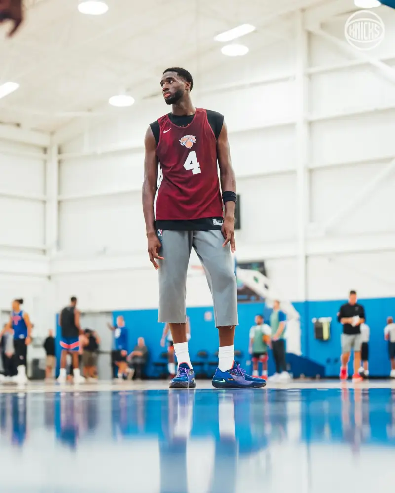 新主帅新气象！尼克斯官方：训练营第二天落幕，明天继续