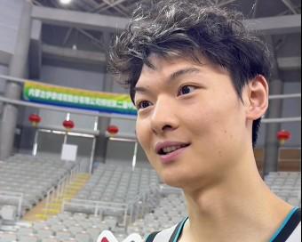 多多28官网-俱乐部杯再战广东，王哲林：有种季后赛的感觉，目标就是卫冕